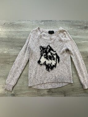 Romeo & Juliet Couture Beige Crewneck Sweater with Black Wolf Motif